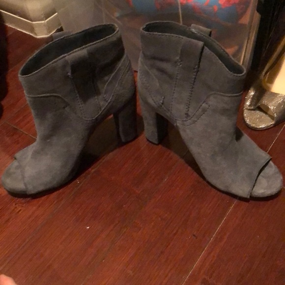 Vince Camuto Heels - Picture 2 of 5